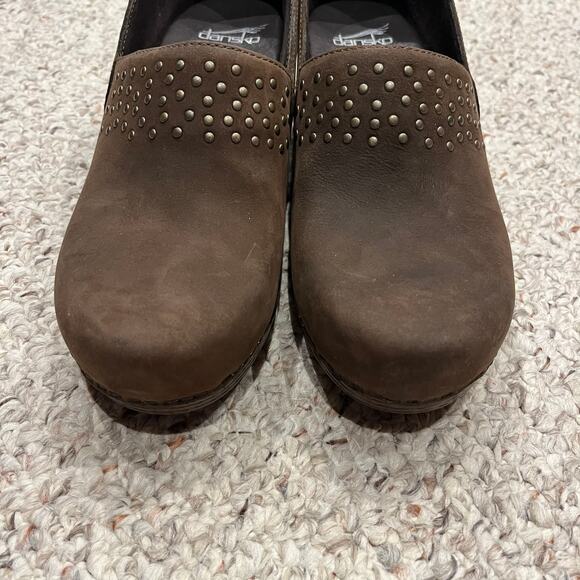 Dansko Mavis Studded Clogs Brown Nubuck Leather Sz EU 40 US 10 Casual Comfort - Picture 6 of 6